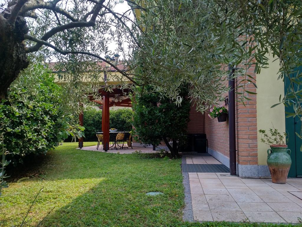 Villa Milena Arese Exteriör bild